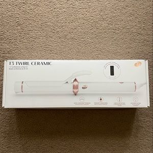 T3 1 1/4 curling iron